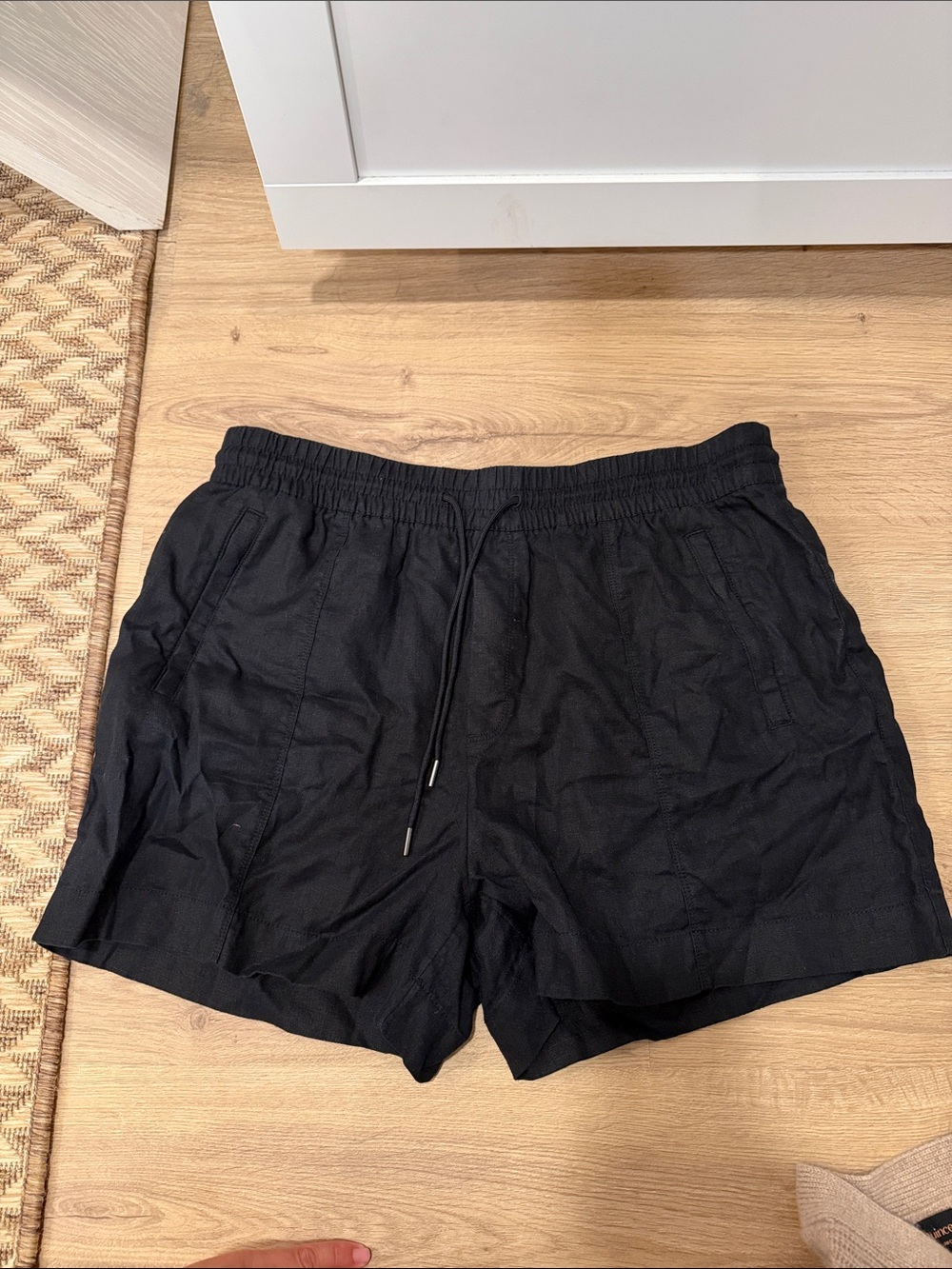 Athleta Black Linen Retreat Shorts